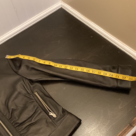 Guess genuine leather coat ruching on front and large knit collar size M GUC - Picture 13 of 13